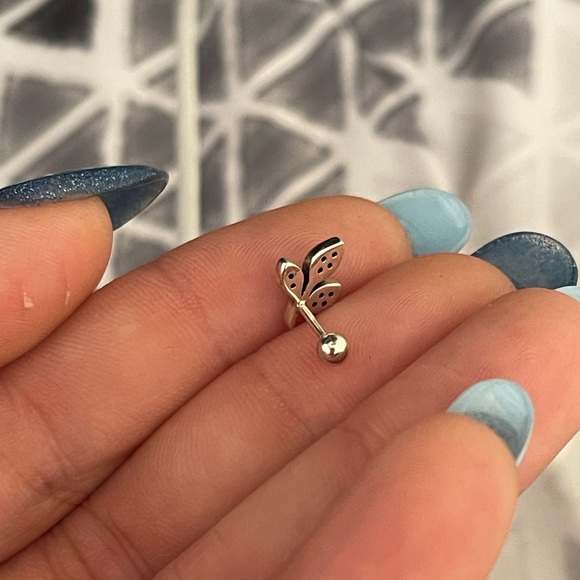 Leaf Earrings Sterling Silver 925 - Picture 2 of 3